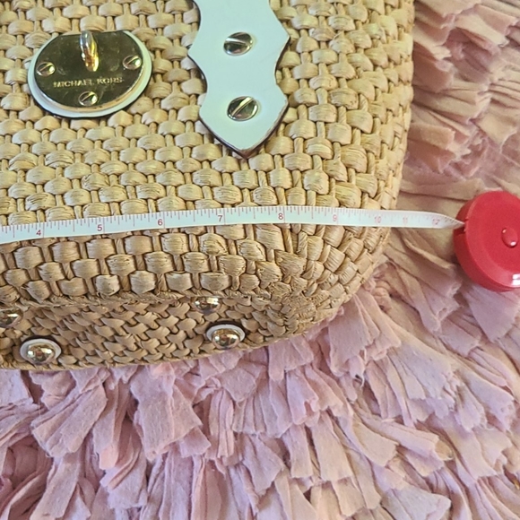 Michael Kors basket handbag - Picture 9 of 10